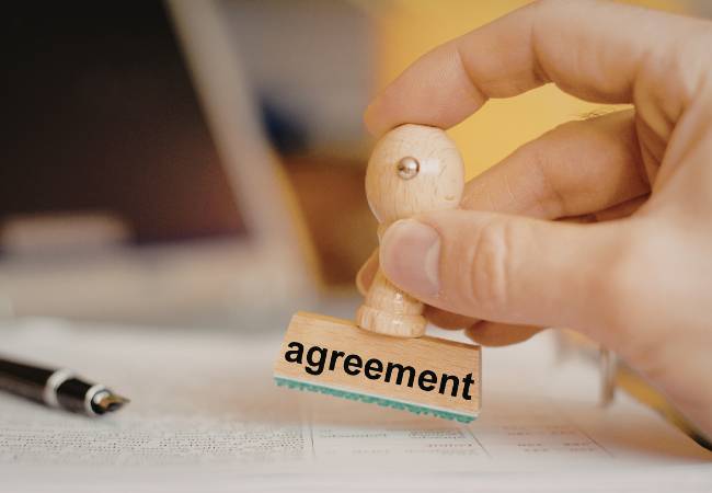 Agree Before or After when selling a home during a divorce